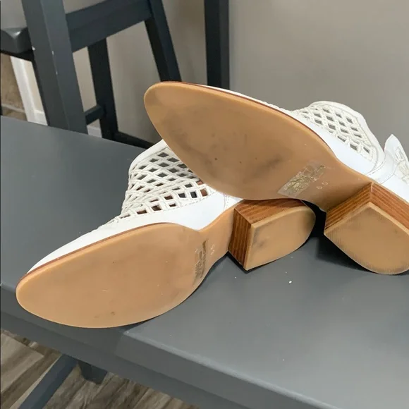 Jeffrey Campbell Taggart White Laser Cut Out Booties size 6.5 - Picture 7 of 8